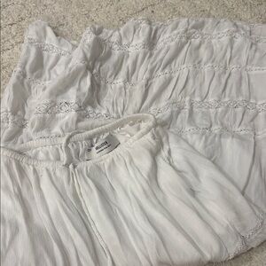 Hollister White Skirt with Textured Design